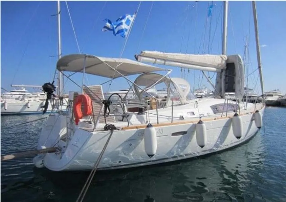 Cote-D'Azur-Beneteau-Oceanis-43-Luxury-Bareboat-Skippered-Yachting-Sailing-Catamaran-Yacht-Charter-Rental-Greece 3