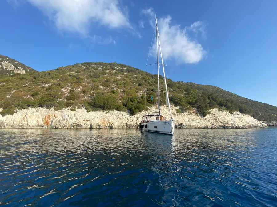 Friendseap-Beneteau-Oceanis-46-Luxury-Bareboat-Skippered-Yachting-Sailing-Catamaran-Yacht-Charter-Rental-Greece