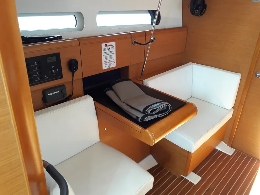 Ninia-Jeanneau-Sun-Odyssey-419-Luxury-Bareboat-Skippered-Yachting-Sailing-Catamaran-Yacht-Charter-Rental-Greece 2