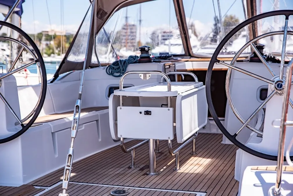Pinta-Jeanneau-Sun-Odyssey-519-Luxury-Bareboat-Skippered-Yachting-Sailing-Catamaran-Yacht-Charter-Rental-Greece 3